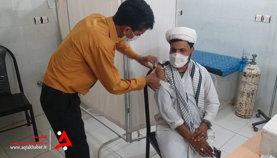 بسیجیان طرح شهید سلیمانی شهرستان نرماشیر به کمک کادر درمان