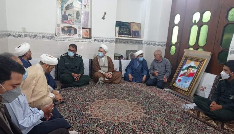 دیدار و سرکشی از خانواده روحانی شهید جمشیدشمس الدینی در شهرستان رابر