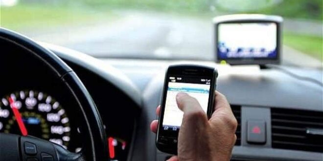 استفاده از تلفن همراه حین رانندگی خطرآفرین است