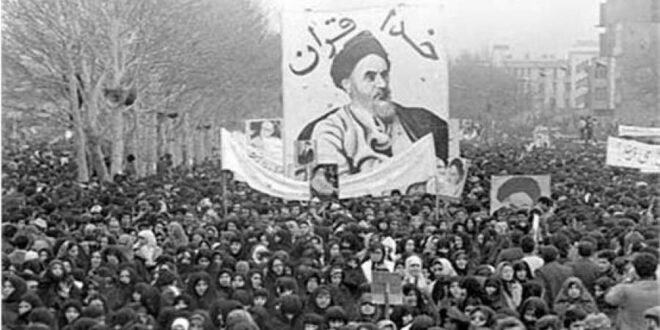 انقلاب اسلامی؛ زنده تا ابد