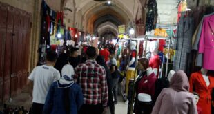 جنب و جوش مردم در بازار شب عید کرمان