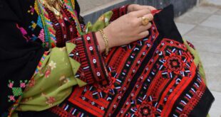 لباس بومی زنان رودباری نماد مقاومت در برابر تهاجم فرهنگی