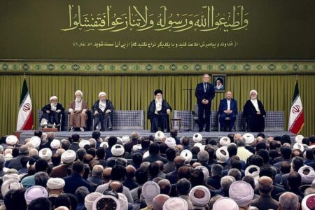 خواص انگیزه «تشکیل امت اسلامی» را تقویت کنند