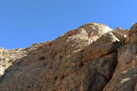 امدادرسانی به ٣ حادثه‌دیده در کوه‌های صاحب‌الزمان