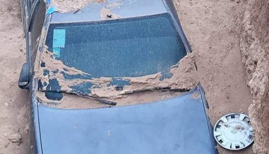کشف خودروی مدفون شده در زیر خاک