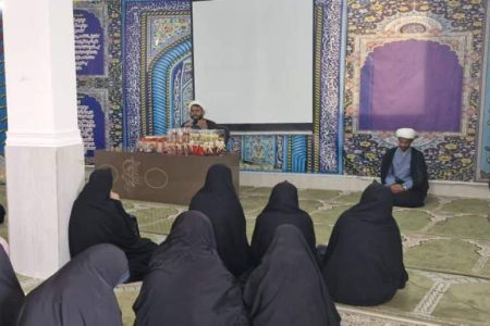 معلم نقش تربیت و بصیرت‌افزایی را دارد