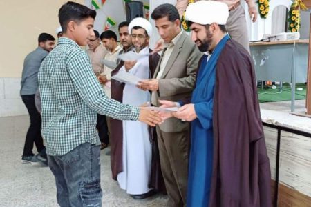 تجلیل از دانش‌آموزان برتر قرآن و عترت قلعه‌گنج