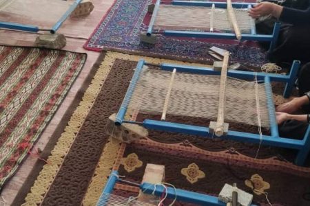بانویی که احیاگر سنت گلیم‌بافی در شبعجره شد