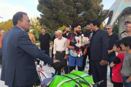 رکاب‌زنی دوچرخه‌سوار شهربابکی از خزر تا خلیج فارس