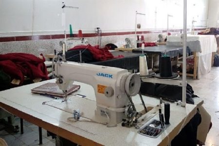 هنر خیاطی بانوی کارآفرین رفسنجانی در خلق اشتغال