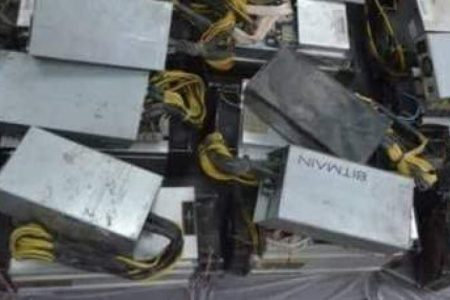 کشف ۱۷ دستگاه ماينر قاچاق در کرمان