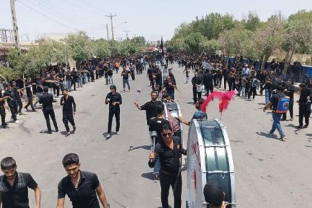 بردسیر هم‌نوا با سقا در روز تاسوعا