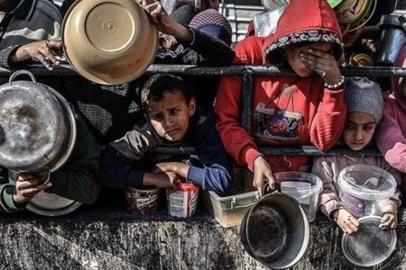 صهیونیست با سلاح غذا نسل‌کُشی می‌کند