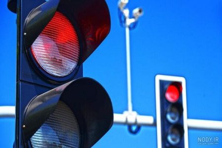 روشنایی نخستین چراغ راهنمایی کرمان در چهارراه کاظمی