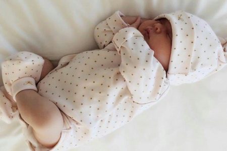 شیر مادر نخستین واکسن و حق طبیعی نوزاد