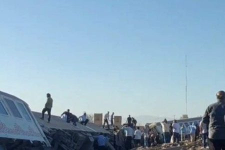 مسافران قطار حادثه‌دیده با اتوبوس راهی مقصد شدند