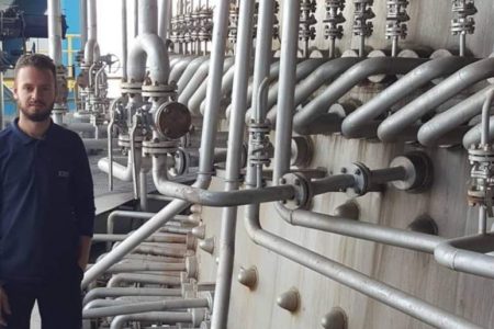 جوان زرندی طراح و سازنده پروژه‌های صنعتی