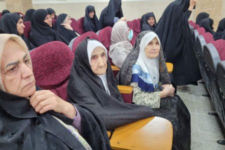 تجلیل از مادران و همسران شهدا در شهربابک