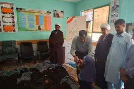 اهدای ۲۰۰ بسته لوازم‌التحریر بین دانش‌آموزان جازموریانی