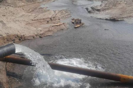 چاه آب روستای حیدرآباد بهزودی وارد مدار میشود چاه آب روستای حیدرآباد بهزودی وارد مدار میشود