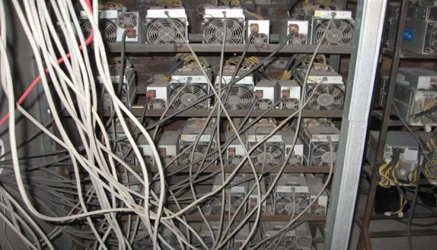 کشف ماینر و توقیف فراوردههای سوختی قاچاق