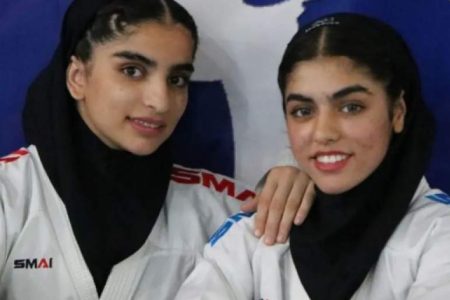 کاراته‌کاهای کهنوج، در سکوی قهرمانی