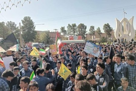 فریاد استکبارستیزی زرندی‌ها در یوم‌الله ۱۳ آبان