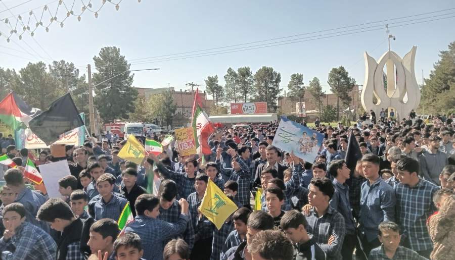 فریاد استکبارستیزی زرندی‌ها در یوم‌الله ۱۳ آبان