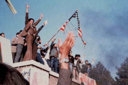 شبِ دختران دانشجو در سفارت آمریکا شبِ دختران دانشجو در سفارت آمریکا