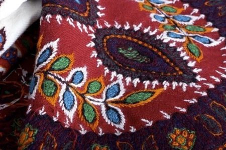 راهاندازی کارگاه پتهدوزی توسط بانوان خادمیار در کرمان راهاندازی کارگاه پتهدوزی توسط بانوان خادمیار در کرمان