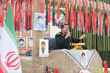 مسیر شهدا چراغ راه نسل جوان کشور است مسیر شهدا چراغ راه نسل جوان کشور است