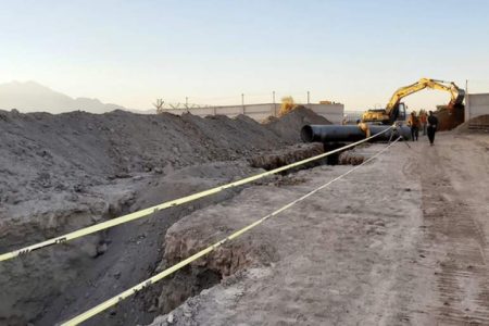 عملیات لوله‌گذاری انتقال آب به شهر کرمان