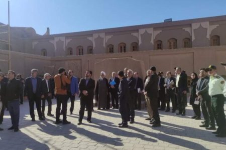 تأکید بر اهمیت جاده استراتژیک محمدآباد – ریگان