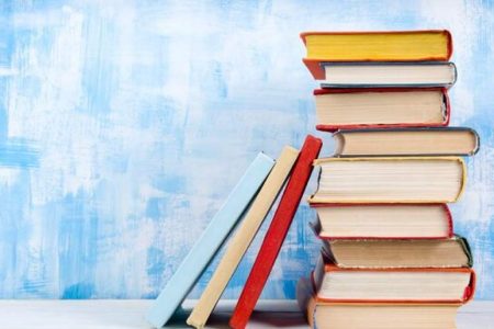 چه کتابی را به چه کسی هدیه بدهیم؟