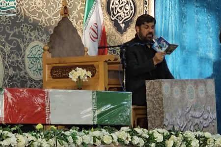 زمزمه‌های دعای ندبه در مصلی جیرفت طنین‌انداز شد