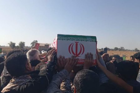 پرستو بینام در آشیانههای جازموریان پرواز کرد پرستو بینام در آشیانههای جازموریان پرواز کرد