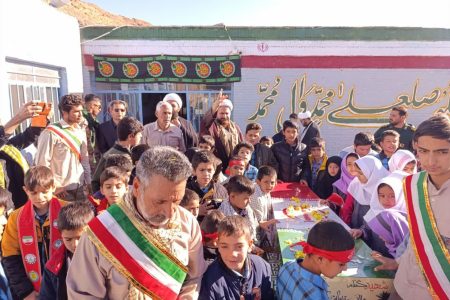 دانش‌آموزان کوهبنانی میزبان شهید گمنام شدند