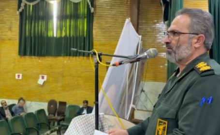 بسیج همواره مدافع ارزشهای انقلاب اسلامی است بسیج همواره مدافع ارزشهای انقلاب اسلامی است