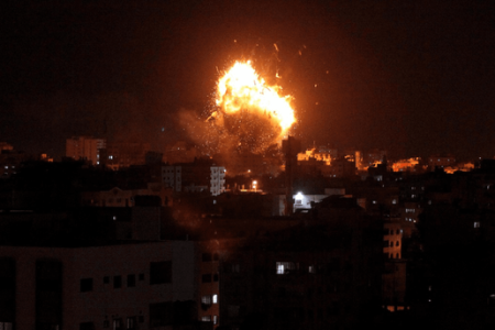 گلوله‌باران غزه از هوا، دریا و زمین