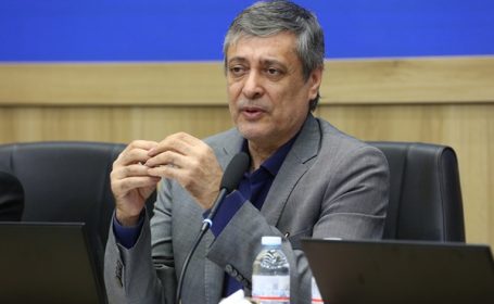 ایمیدرو ۵۵ درصد منابع معدنی را استخراج میکند ایمیدرو ۵۵ درصد منابع معدنی را استخراج میکند