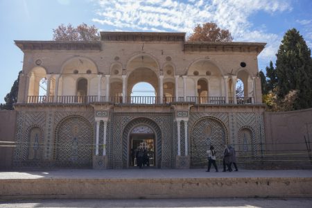 مرمت سردر باغ شاهزاده ماهان آغاز شد