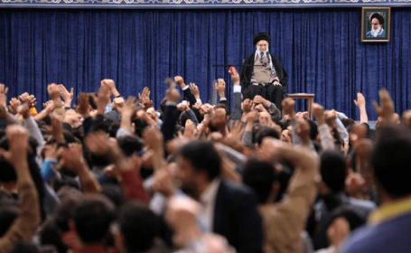 بازخوانی ۴ دهه اعتماد رهبری انقلاب به دانشجو بازخوانی ۴ دهه اعتماد رهبری انقلاب به دانشجو