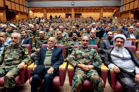 پشتیبانی قاطع مردم از رهبری در جنگ اخیر پشتیبانی قاطع مردم از رهبری در جنگ اخیر