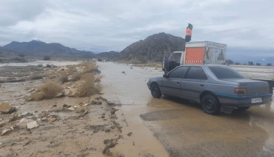انسداد جاده ارزوئیه حاجی‌آباد و ارزوئیه سیرجان