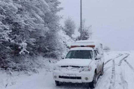 تداوم بارش برف و باران در جاده‌های جنوب کرمان