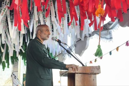 حاجقاسم شجاعانه به دل دشمن میزد حاجقاسم شجاعانه به دل دشمن میزد