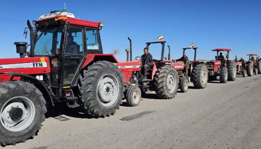 رژه تراکتوری و خودرویی بردسیر در دهه مقاومت