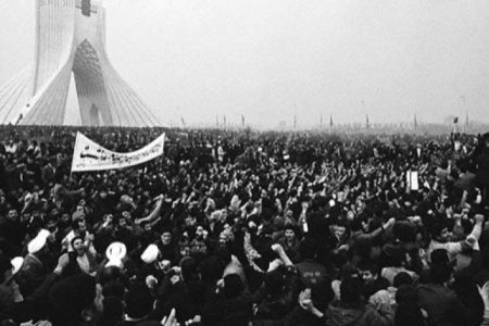 چرا در ایران انقلاب شد؟