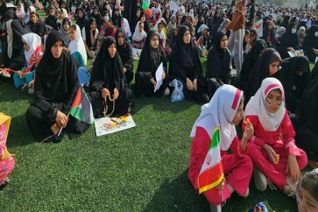 طنین شعار وحدت در راهپیمایی بزرگ منوجان طنین شعار وحدت در راهپیمایی بزرگ منوجان