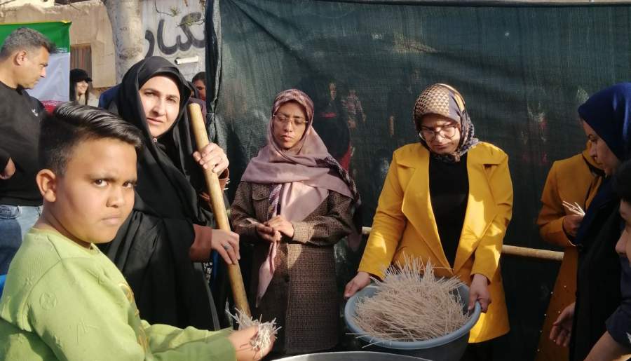 طبخ ۲۰۰ دیگ آش در زرند